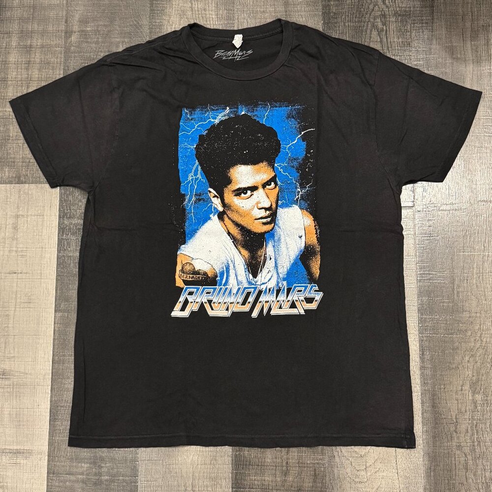 Bruno‎ Mars Moonshine Jungle Concert Tour T-Shirt XL